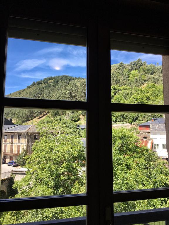 Hostal Restaurante Mendez Villafranca Del Bierzo Exterior foto