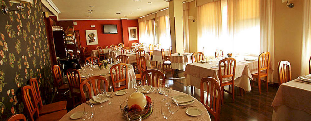 Hostal Restaurante Mendez Villafranca Del Bierzo Exterior foto
