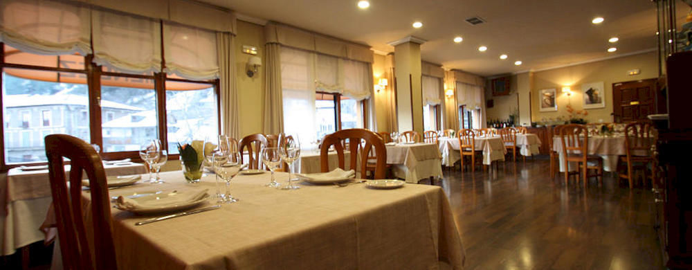 Hostal Restaurante Mendez Villafranca Del Bierzo Exterior foto