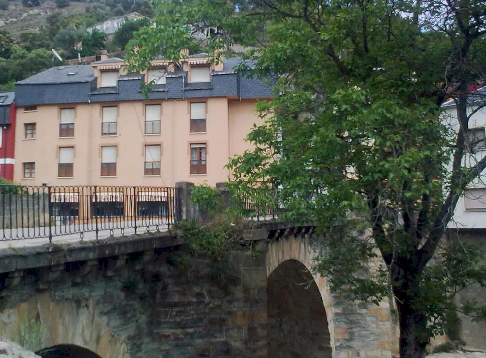 Hostal Restaurante Mendez Villafranca Del Bierzo Exterior foto